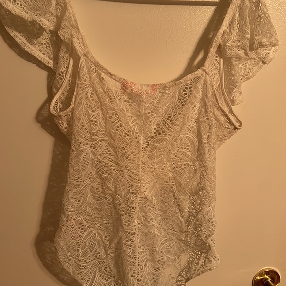 La Vie en Rose White Lace seethough Bodysuit - Picture 5 of 6